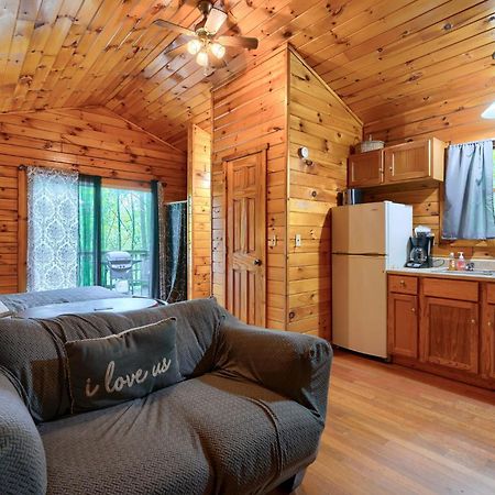Blue Rose Cabins - Wildwoods Cabin โลแกน ภายนอก รูปภาพ