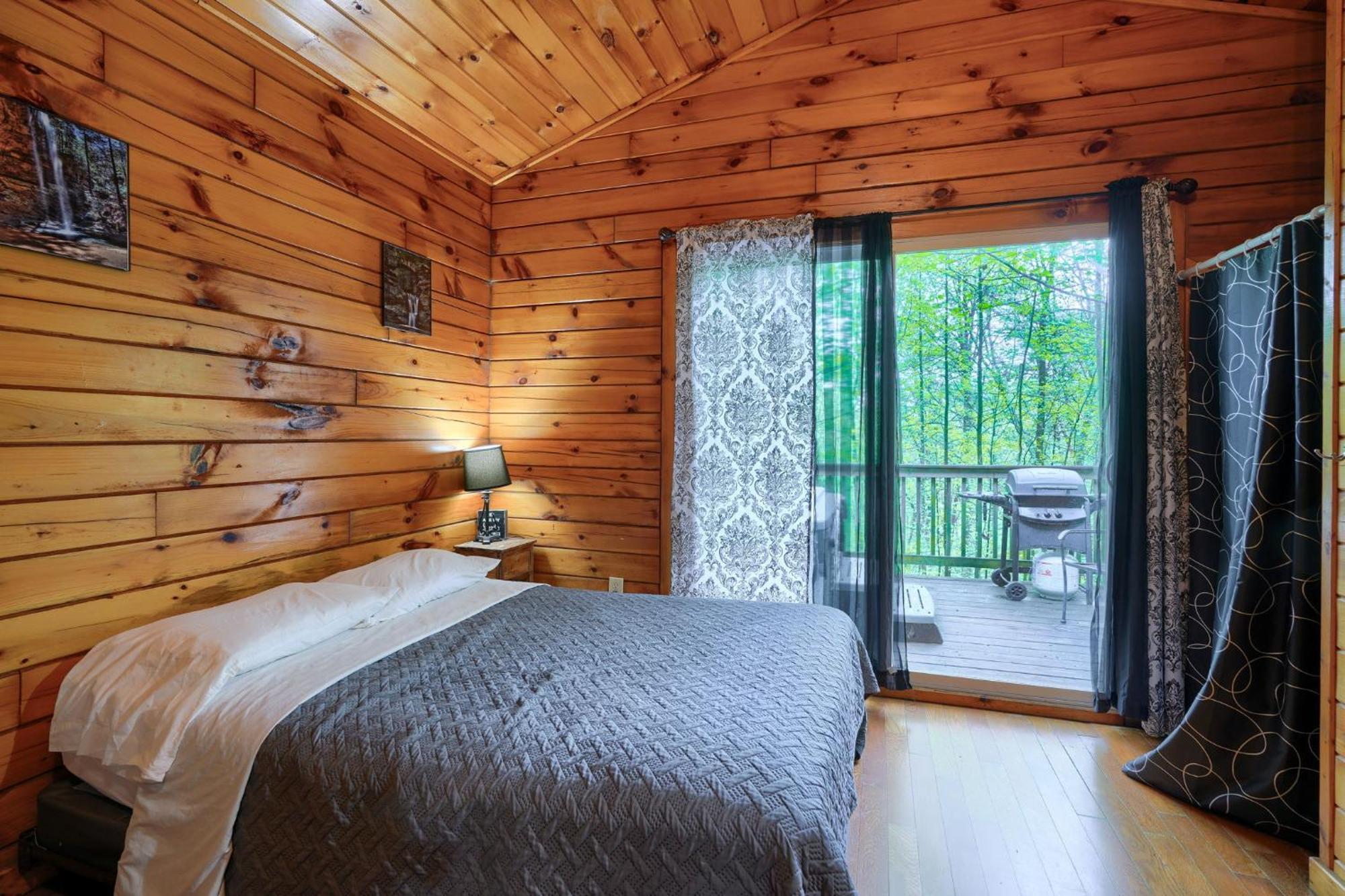 Blue Rose Cabins - Wildwoods Cabin โลแกน ภายนอก รูปภาพ