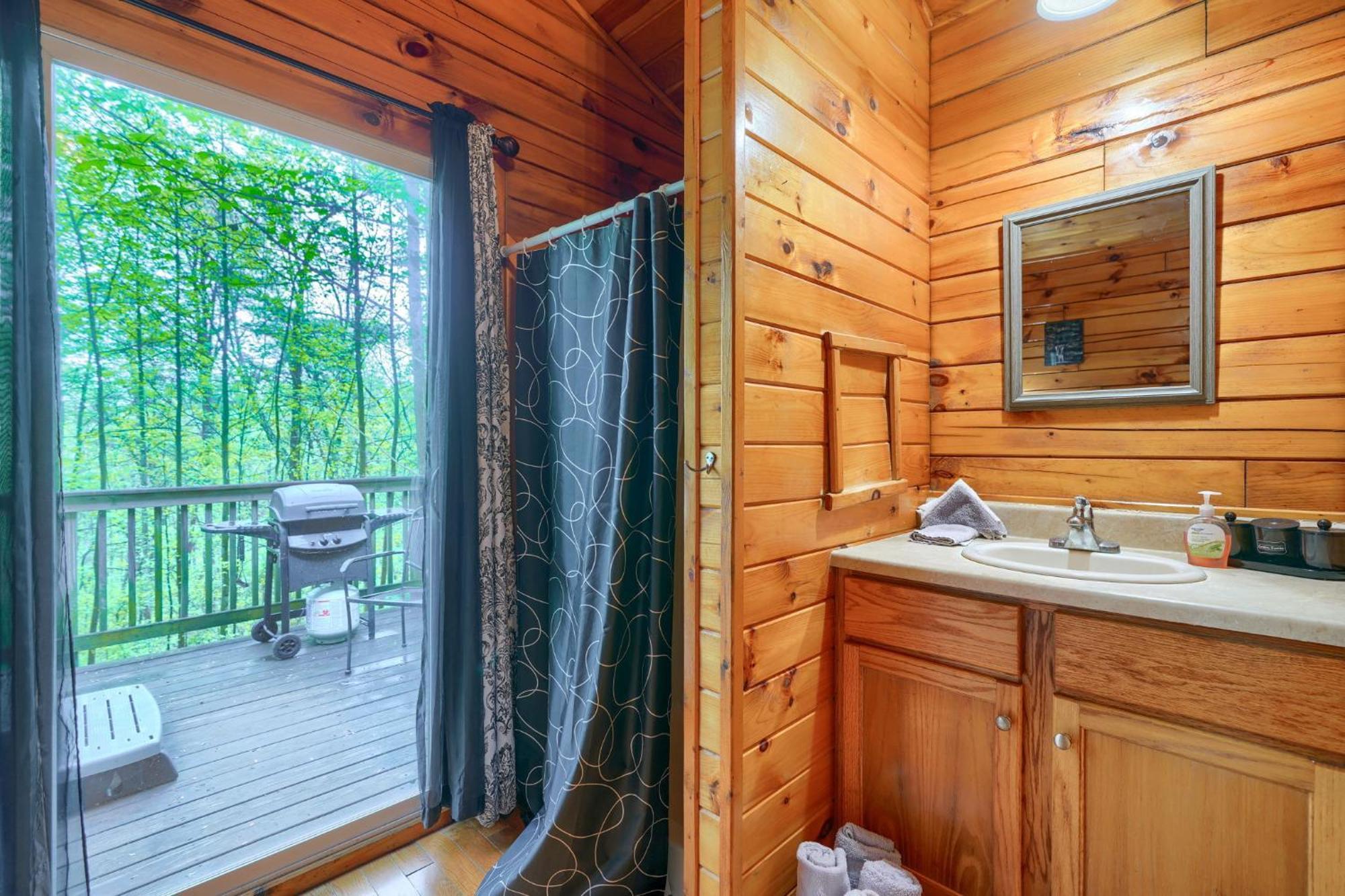 Blue Rose Cabins - Wildwoods Cabin โลแกน ภายนอก รูปภาพ